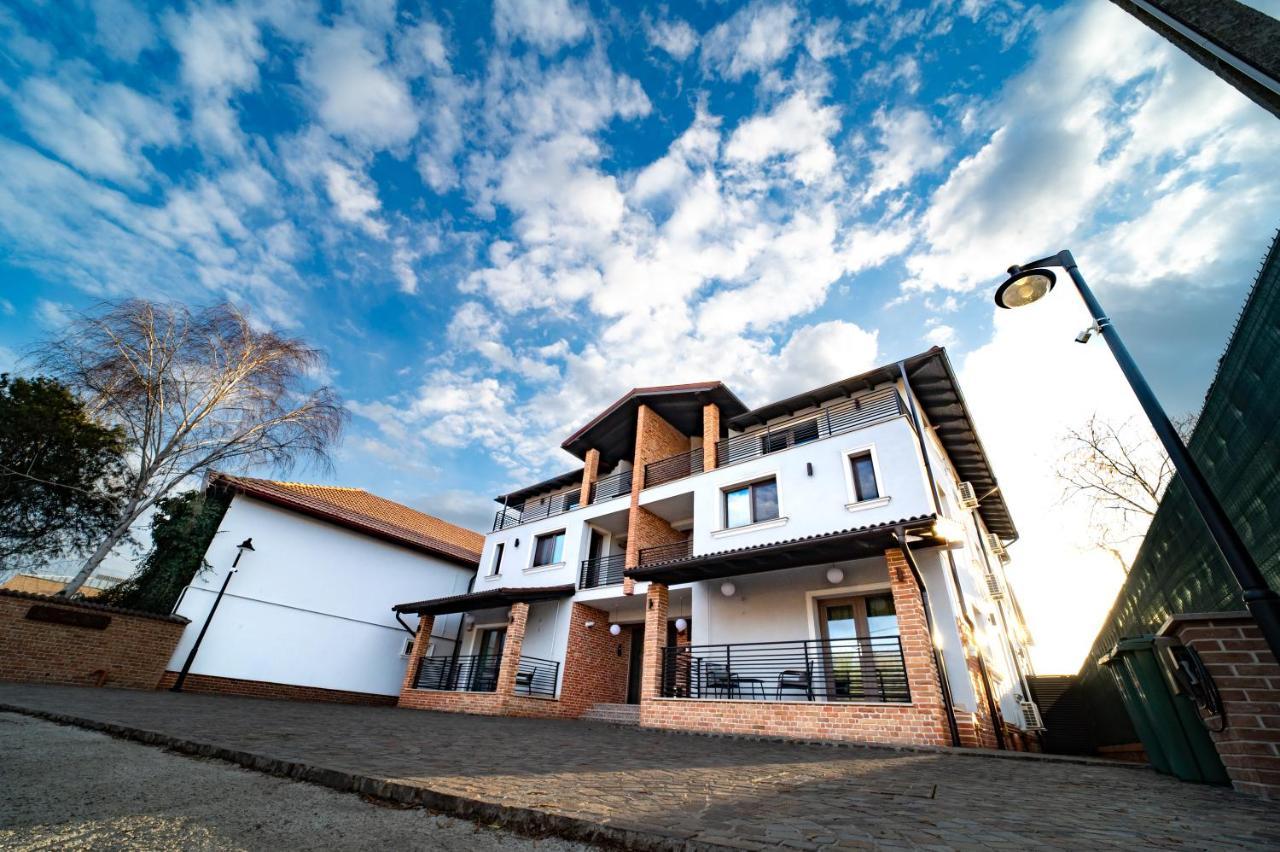 First Apartments Focşani 외부 사진