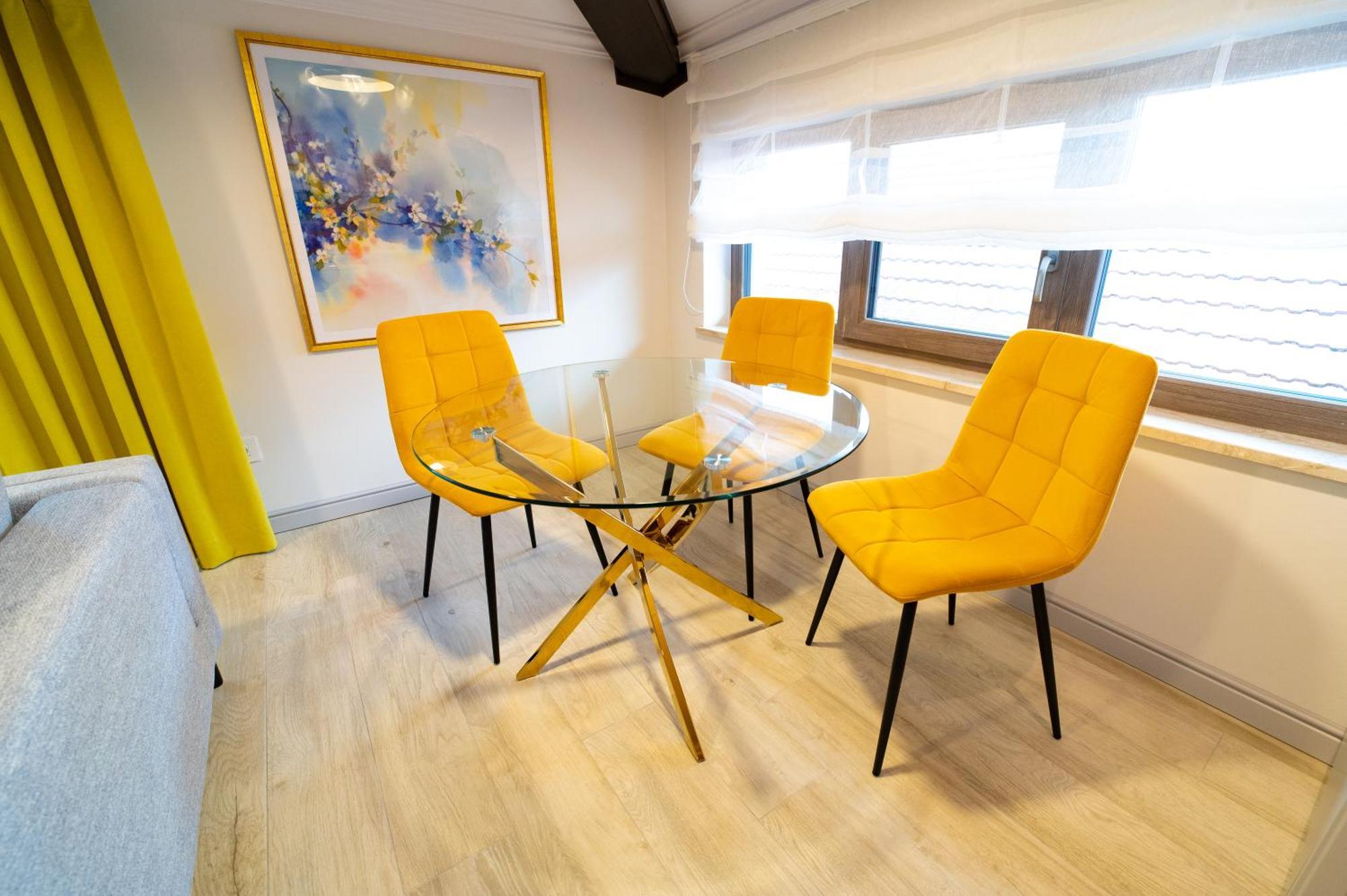 First Apartments Focşani 외부 사진